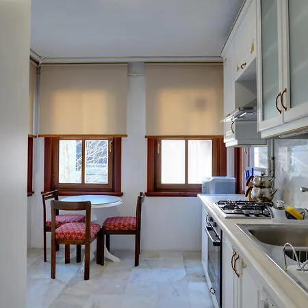 דירה Emirganli Ottoman House *